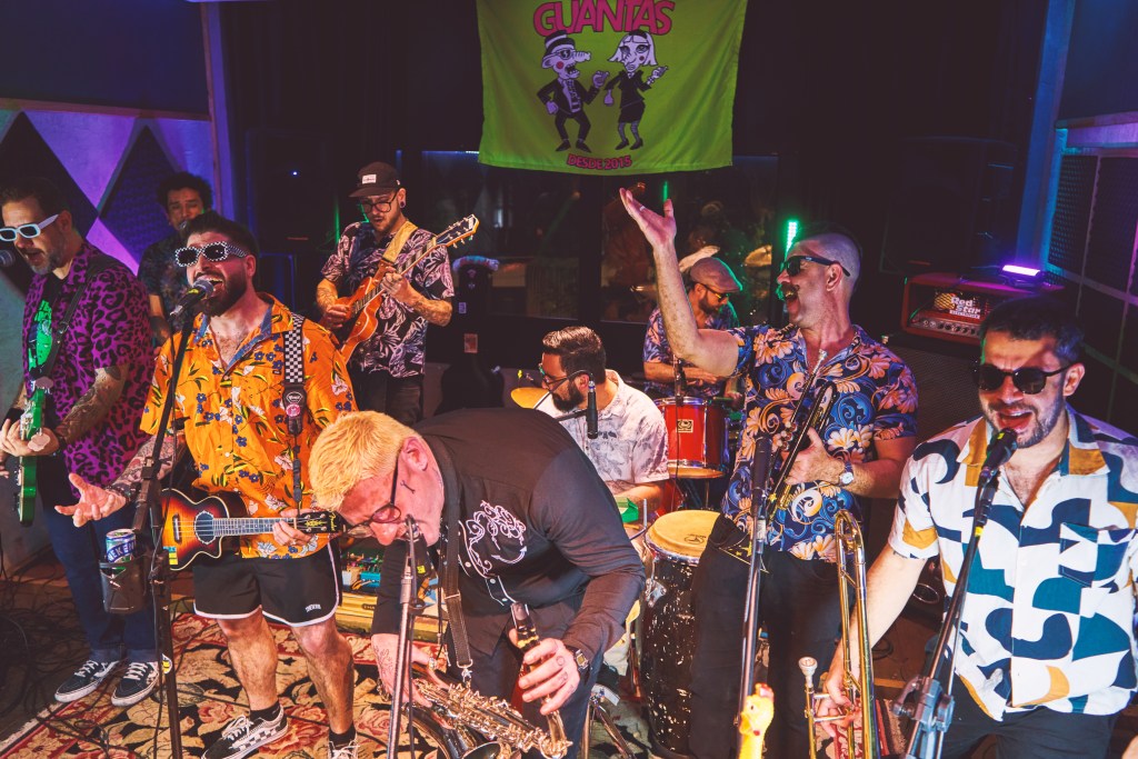 Guantas celebra 10 anos com audiovisual incrível: uma viagem pela música e&nbsp;diversão