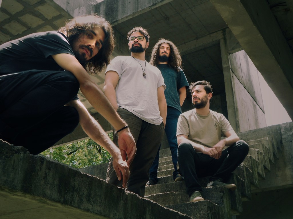 Entrevista | Escápula: cicatrizes, barulho e a força de uma cena que não pede&nbsp;licença