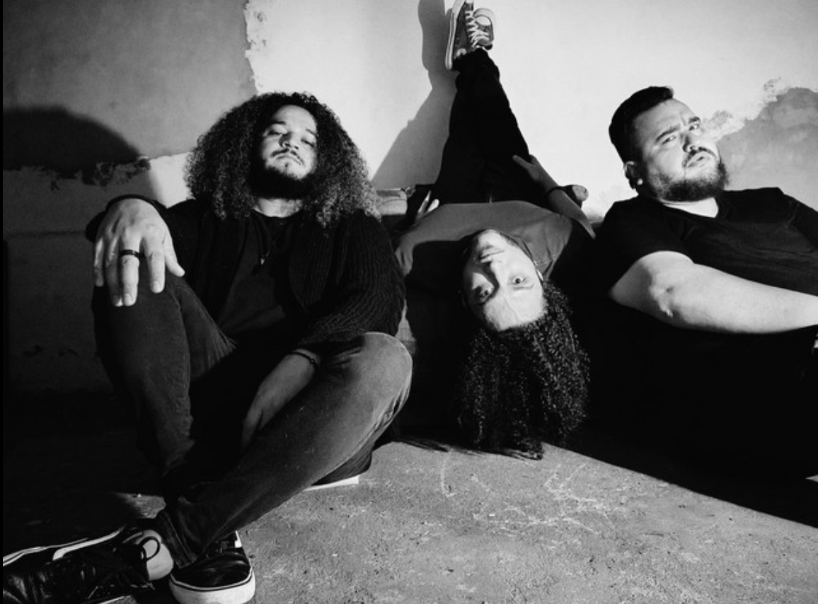 Entre peso e melancolia: O Velho Manco surpreende com o EP “Depois?”