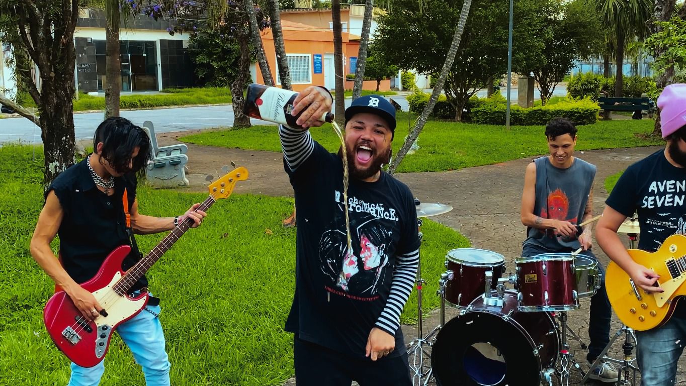 EMOCHOROSO transforma sentimentos acelerados em arte poderosa no álbum TDAH