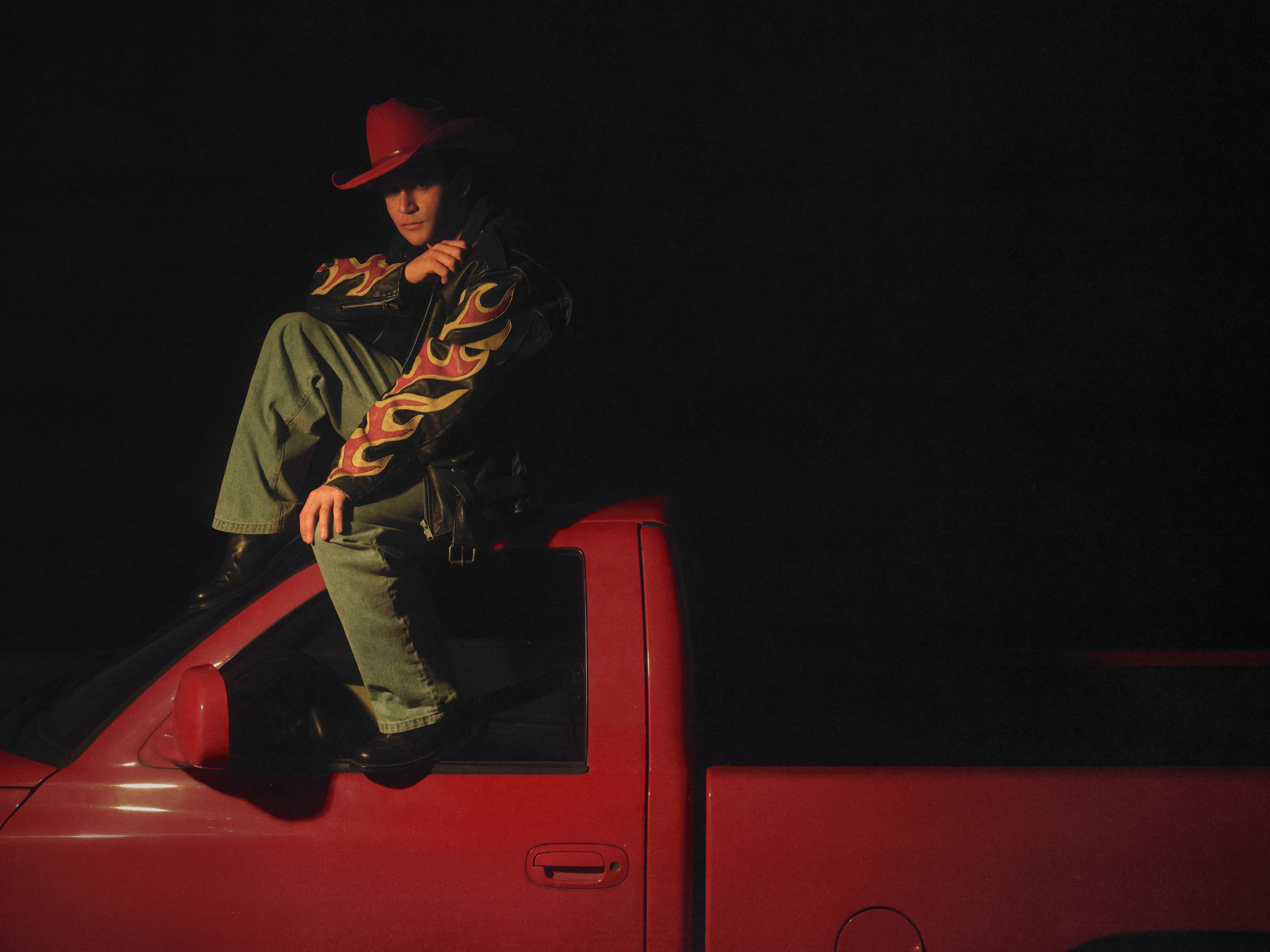 AALEXX estreia uma nova era com o irresistível “You Got Me Hot”