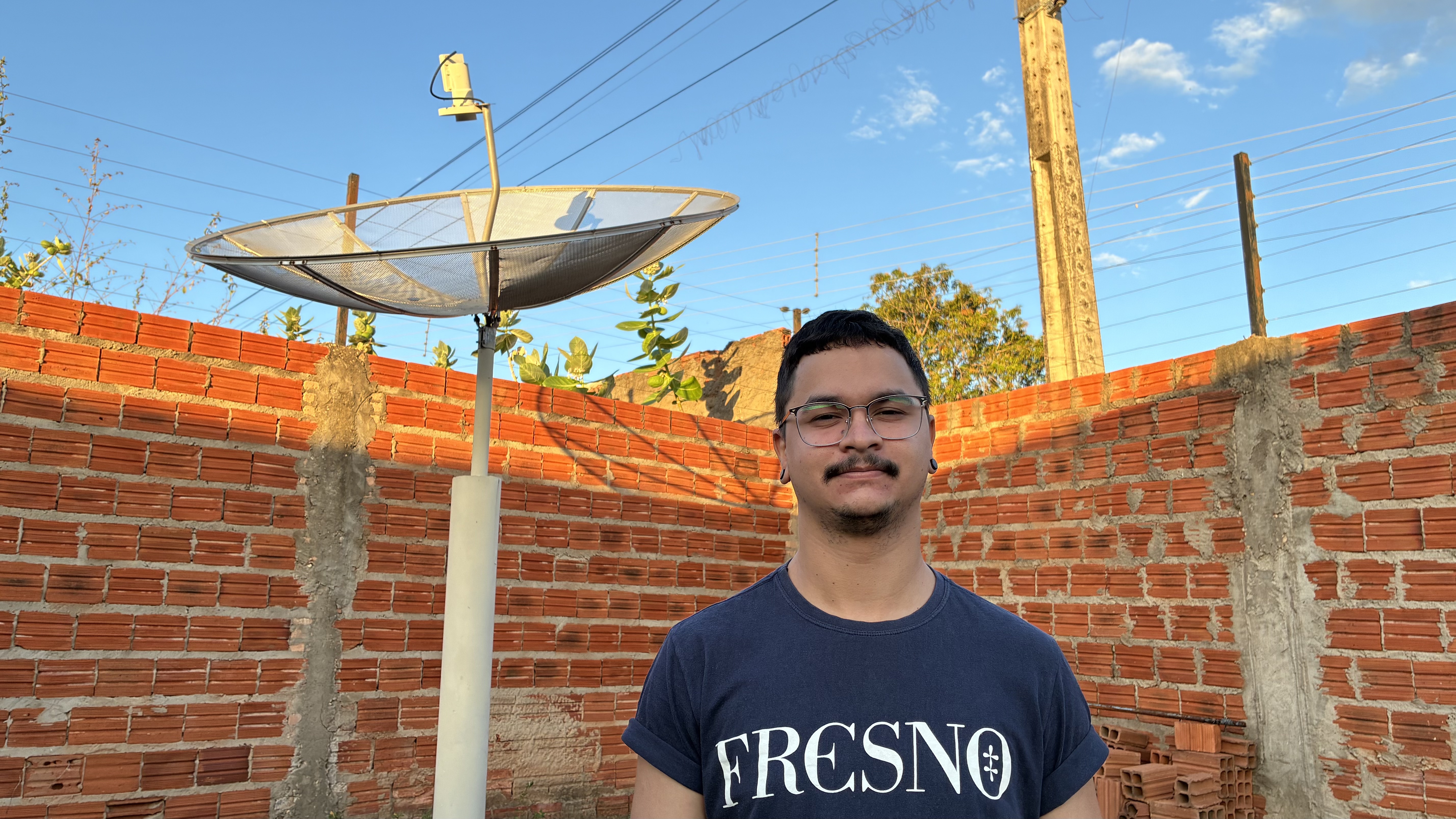 Eu Jonatha Mermo transforma clássicos brasileiros em paisagens sonoras inesquecíveis