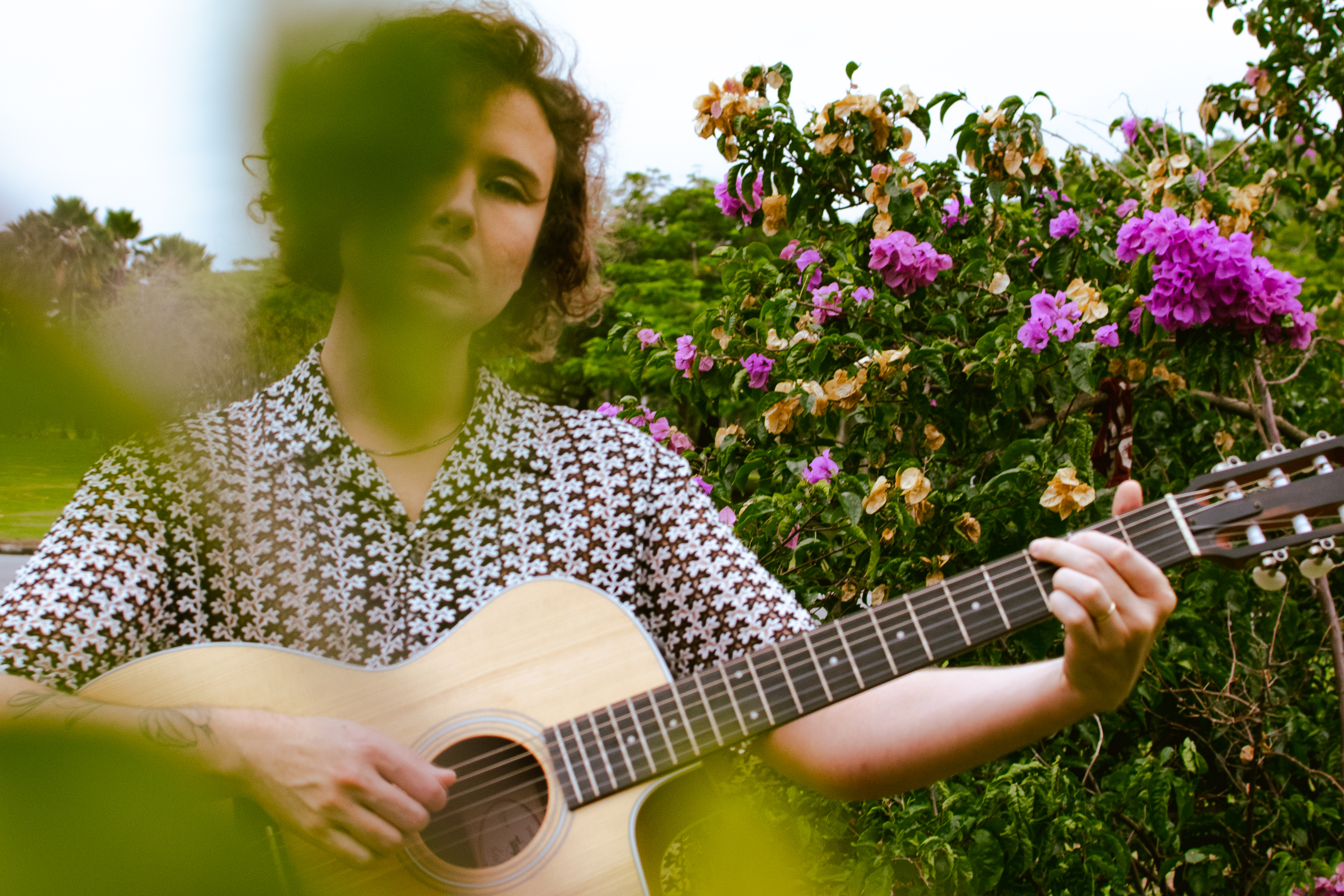 Madame Ralph transforma memória, perda e recomeço em uma primavera sonora em “Inventário”